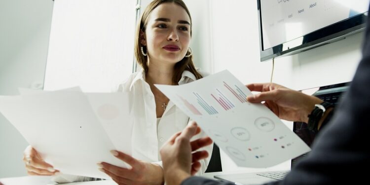 Seven important motives to hire financial advisor